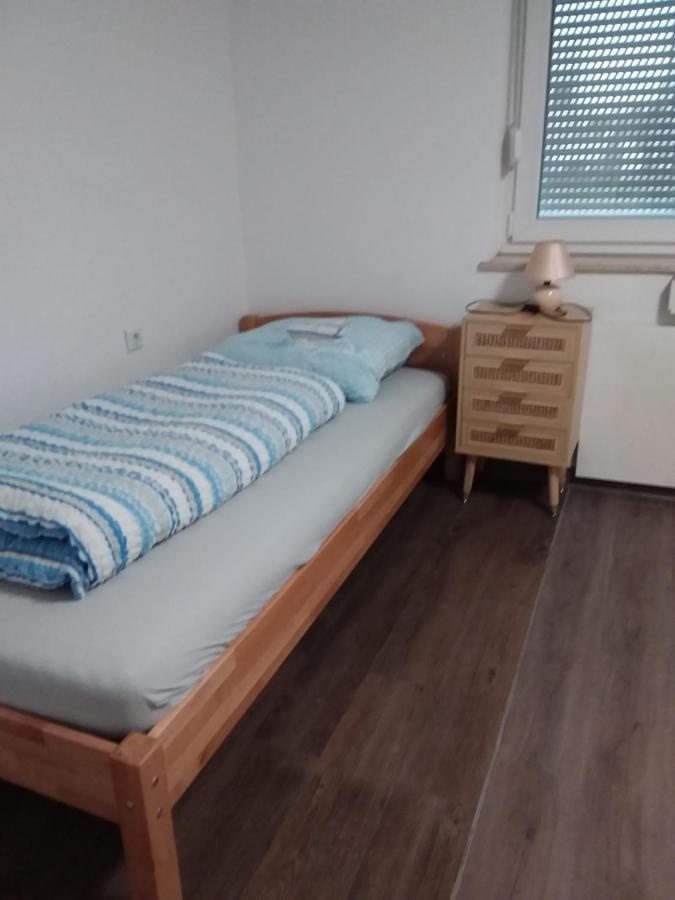 Nguyen Le 3 Schlafzimmer, 7 Bette,Dusche, 2 Wc , Kueche Ab 2 Uebernachtungen Neukirch  Екстер'єр фото
