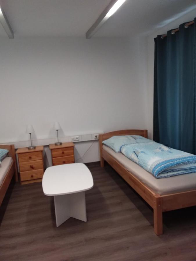 Nguyen Le 3 Schlafzimmer, 7 Bette,Dusche, 2 Wc , Kueche Ab 2 Uebernachtungen Neukirch  Екстер'єр фото