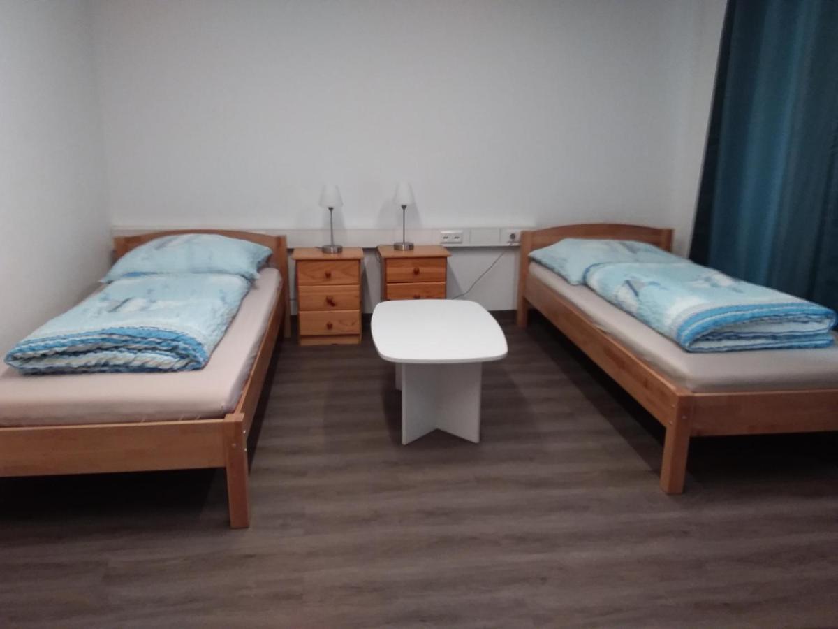 Nguyen Le 3 Schlafzimmer, 7 Bette,Dusche, 2 Wc , Kueche Ab 2 Uebernachtungen Neukirch  Екстер'єр фото